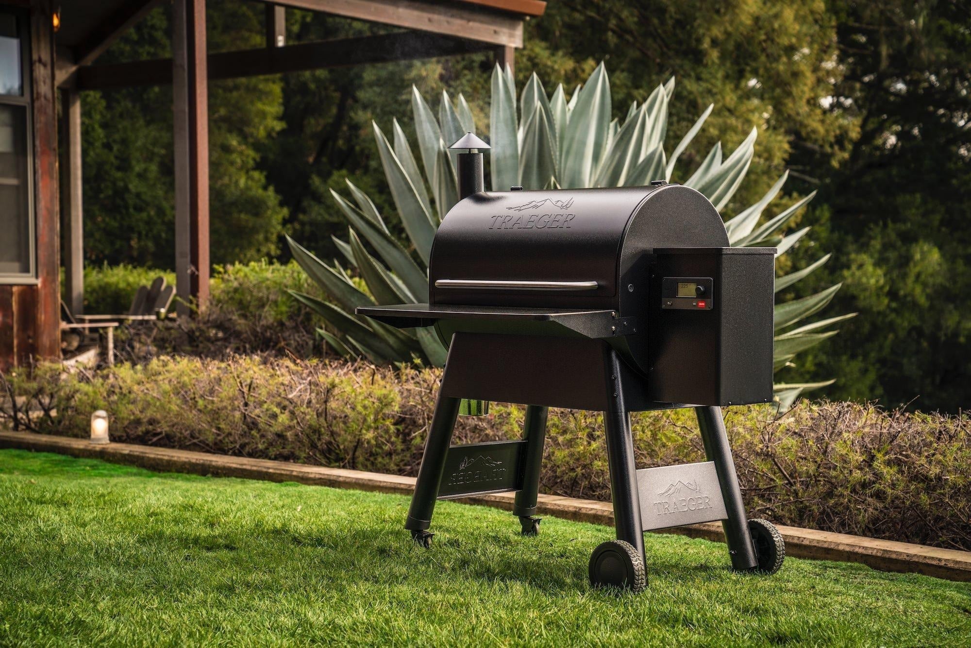 Traeger Black Pro 780 WiFi-Enabled Pellet Grill