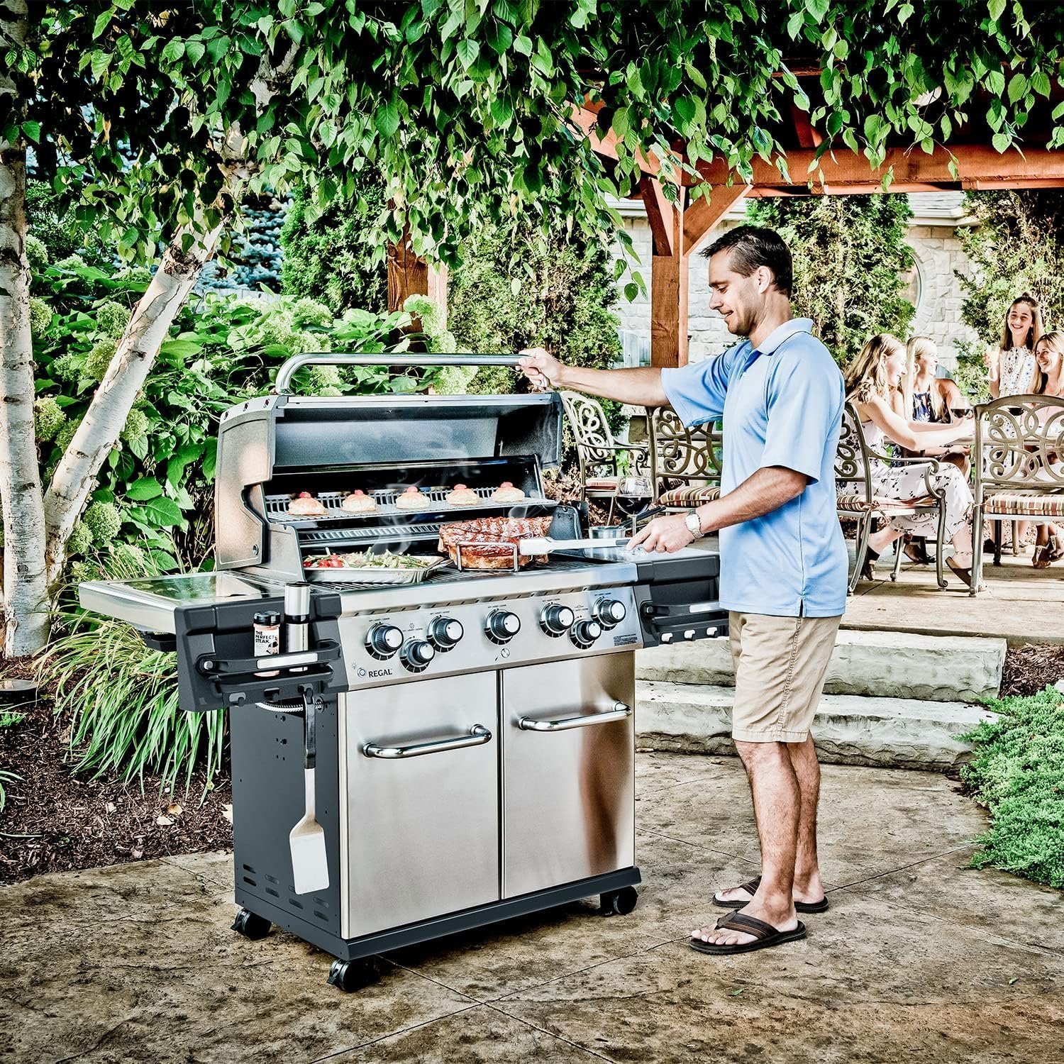 Broil King Regal S 590 Pro Gas Grill BK95834